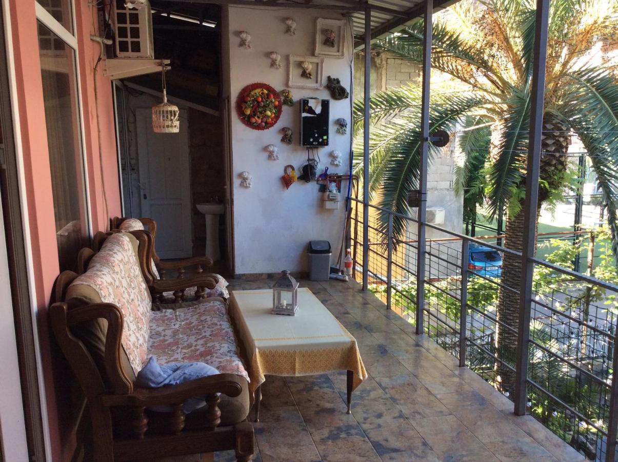 Apartment Maisi Μπατούμι Εξωτερικό φωτογραφία