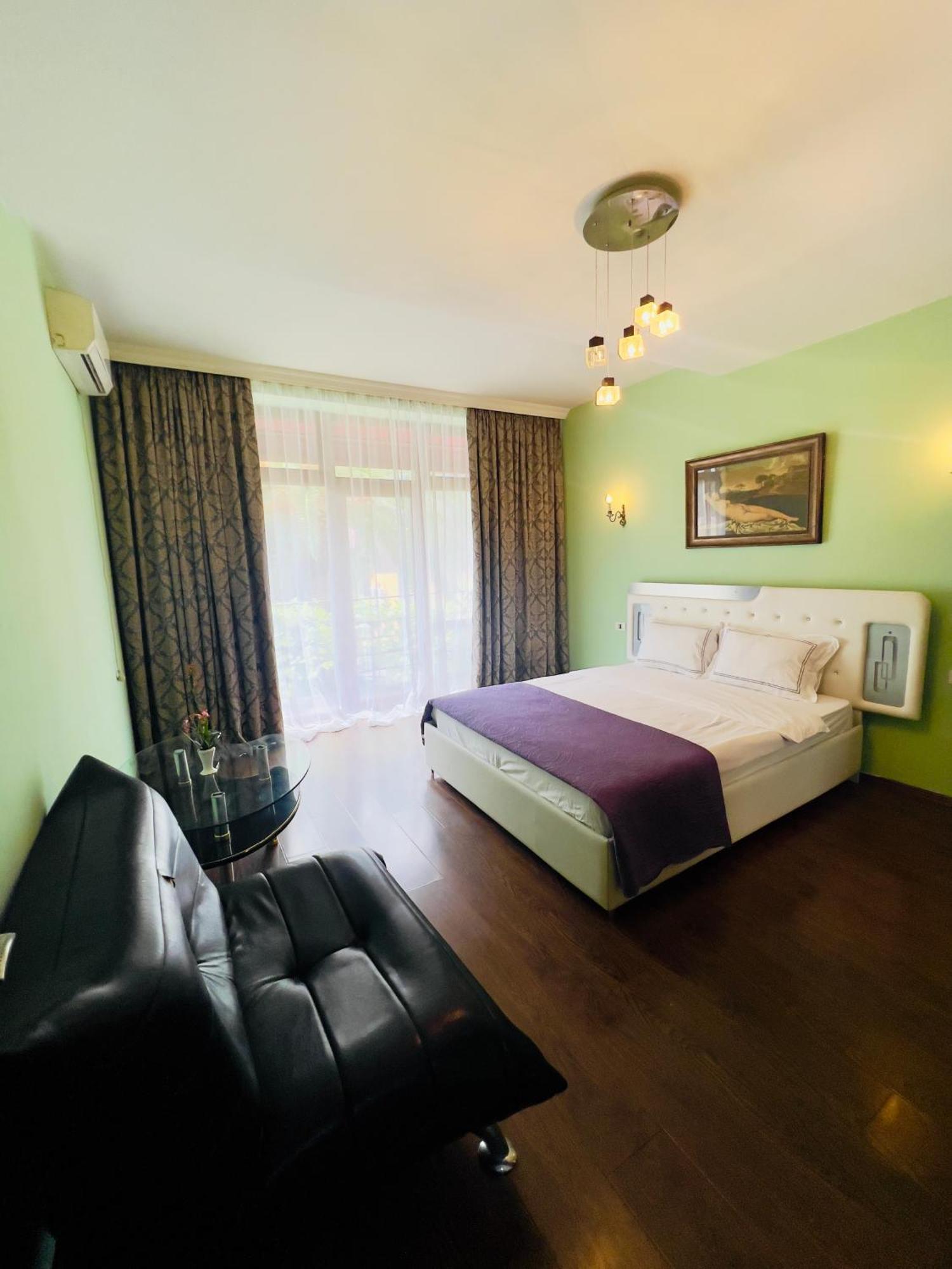 Apartment Maisi Μπατούμι Εξωτερικό φωτογραφία