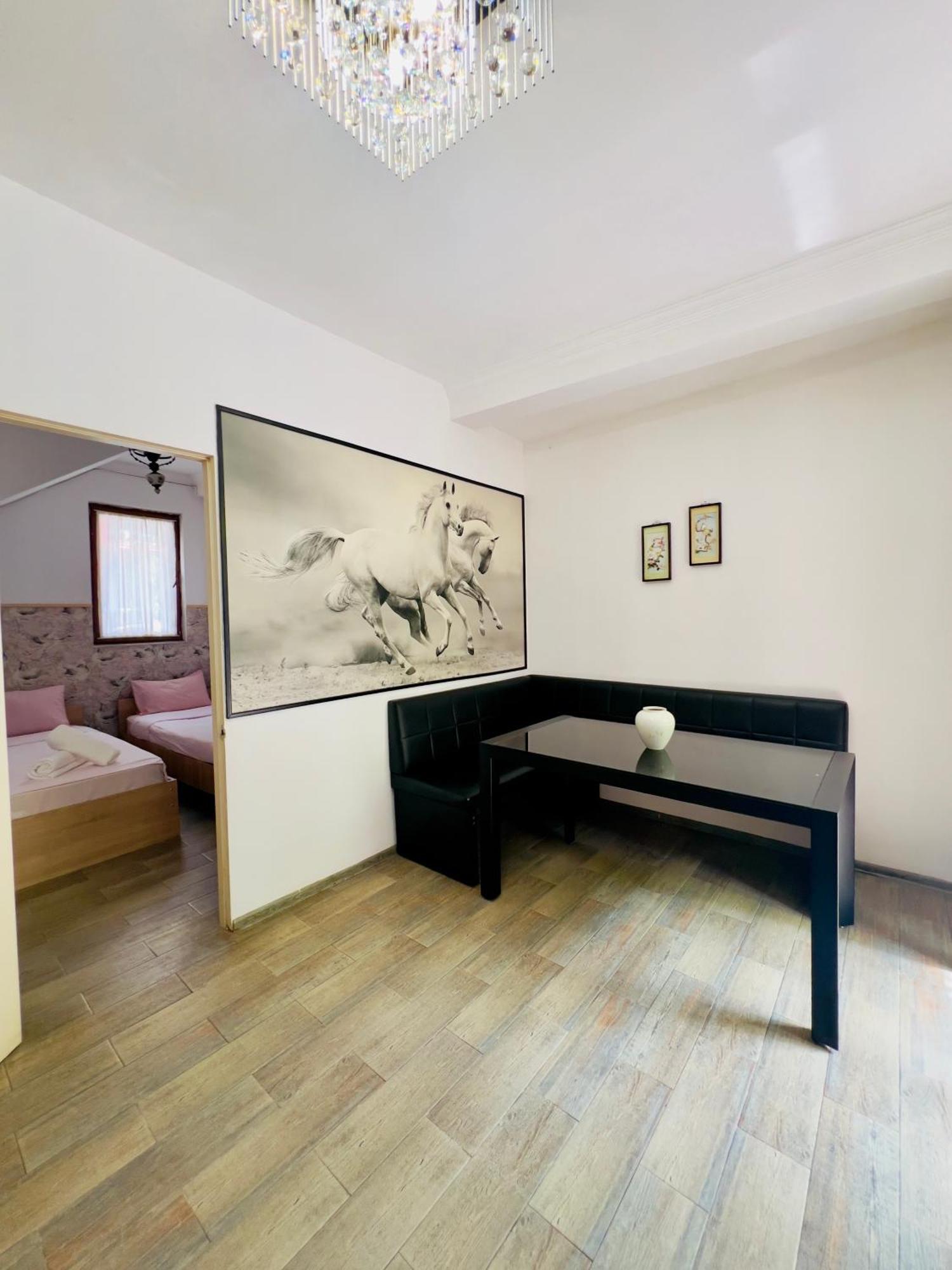 Apartment Maisi Μπατούμι Εξωτερικό φωτογραφία