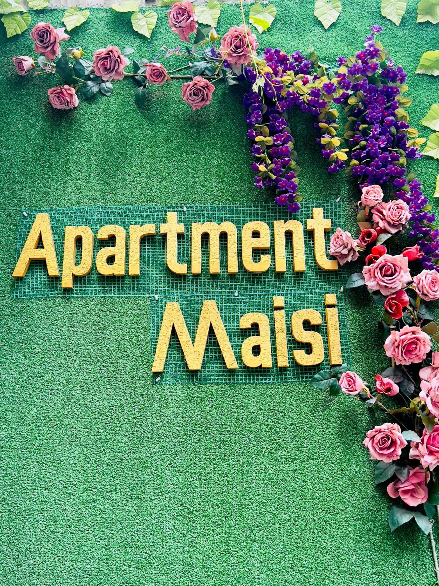 Apartment Maisi Μπατούμι Εξωτερικό φωτογραφία