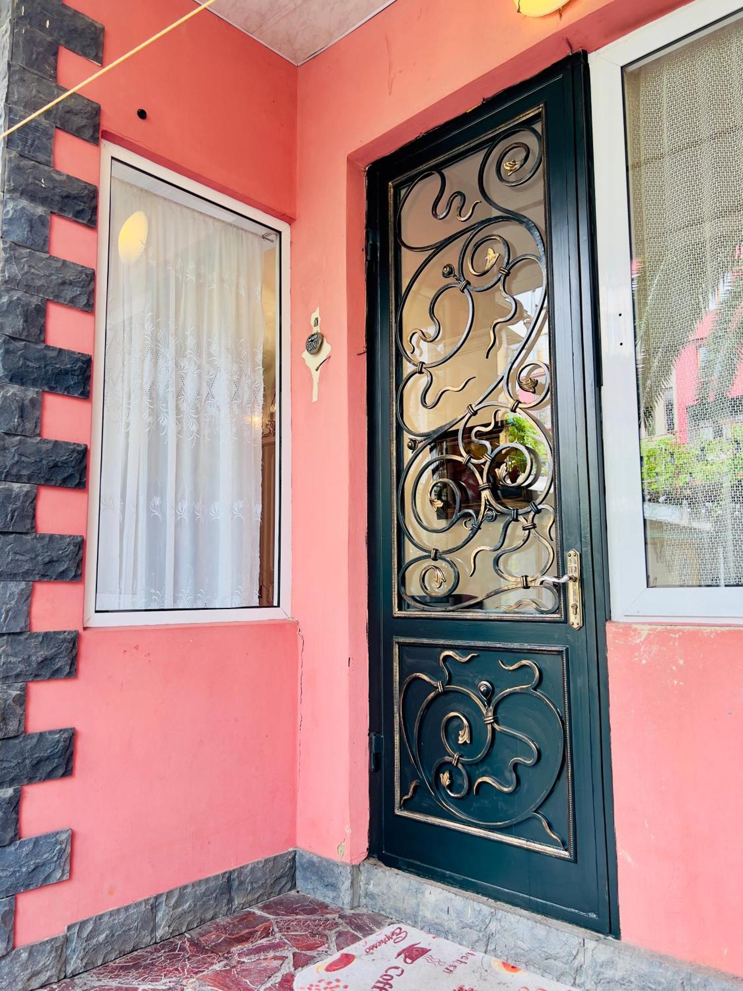 Apartment Maisi Μπατούμι Εξωτερικό φωτογραφία