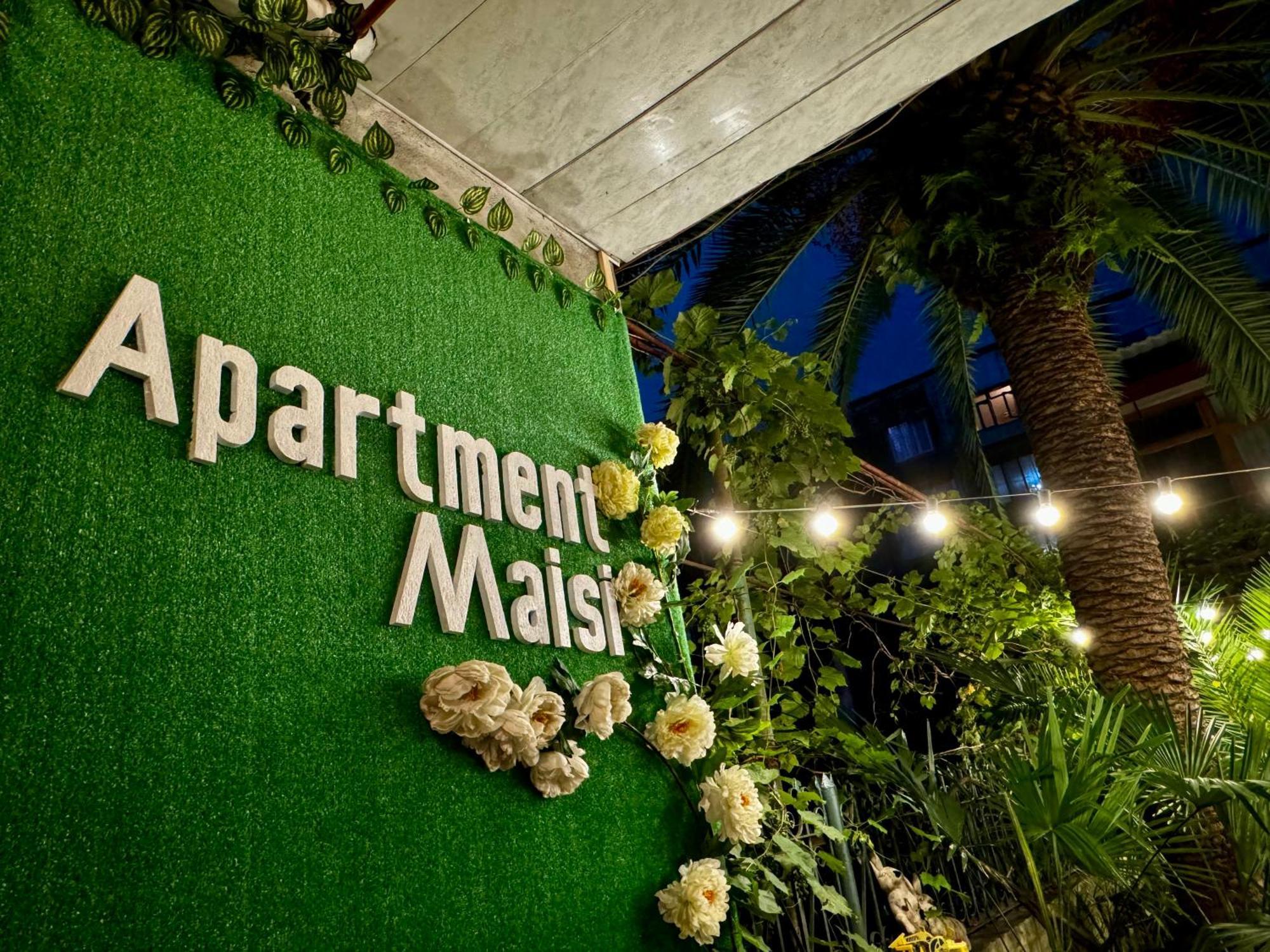 Apartment Maisi Μπατούμι Εξωτερικό φωτογραφία